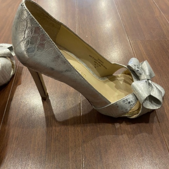 Silver Heels ❤️ - Picture 2 of 5